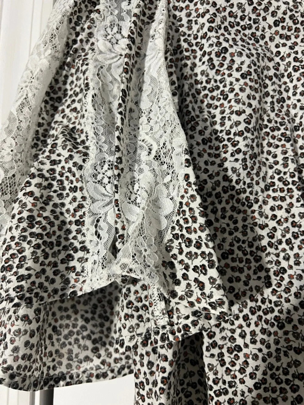 Anthropologie Lace--Trim Floral Puff Sleeve Women’s Top - Cream/Black